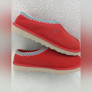 Uggs size women's 9 NEW in original box